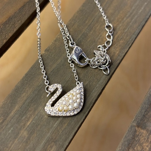Iconic Swarovski Swan Necklace - Picture 5 of 12